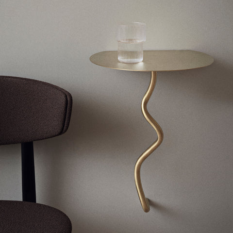 SIMPLE FORM. - Ferm Living Ferm Living Curvature Wall Table Brass - 