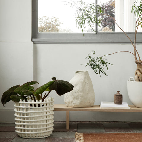 SIMPLE FORM. - Ferm Living Ferm Living Ceramic Basket Pot XL Off White - 