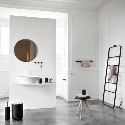SIMPLE FORM. - Audo Copenhagen Audo Bathroom Towel Ladder Black - 