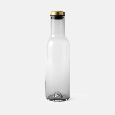SIMPLE FORM. - Audo Copenhagen Audo Water Bottle Carafe 1L Smoke Brass - 