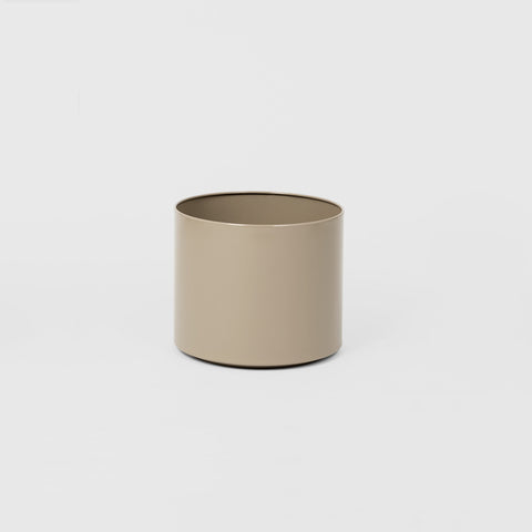 SIMPLE FORM. - Middle of Nowhere Middle Of Nowhere Benny Planter Fawn Medium - 
