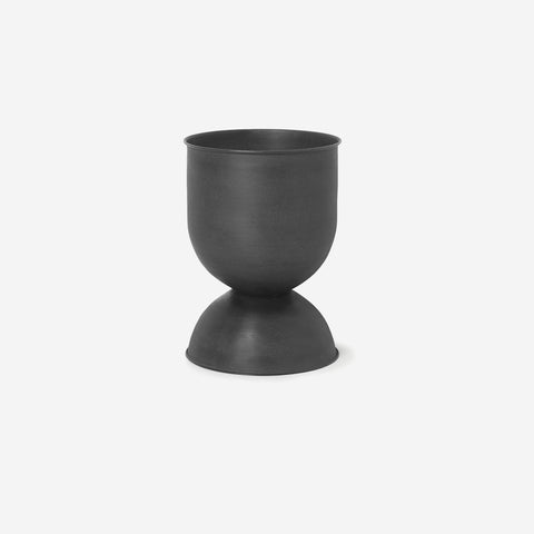 SIMPLE FORM. - Ferm Living Ferm Living Hourglass Pot Black Medium - 
