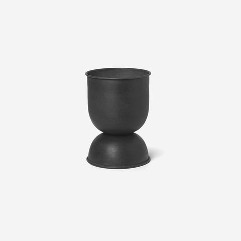 SIMPLE FORM. - Ferm Living Ferm Living Hourglass Pot Black Small - 