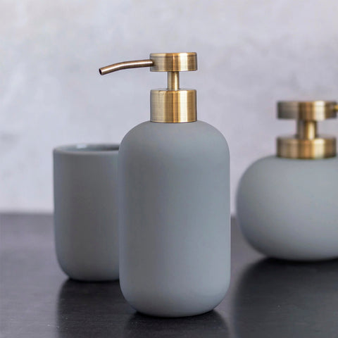 SIMPLE FORM. - Mette Ditmer Mette Ditmer Lotus Soap Pump Tall Frost Green - 