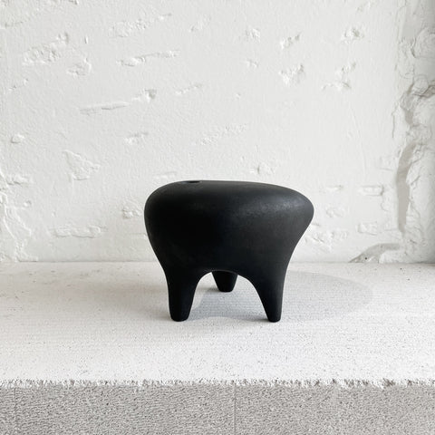 SIMPLE FORM. - Buzzby and Fang Buzzby & Fang Black Eeny Vase - 