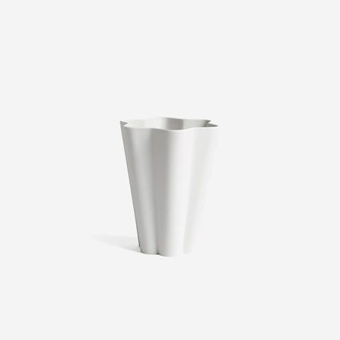 SIMPLE FORM. - HAY Hay Iris Vase Large White - 