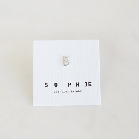 SIMPLE FORM. - Sophie Sophie Earring Little Letter Stud Silver - 