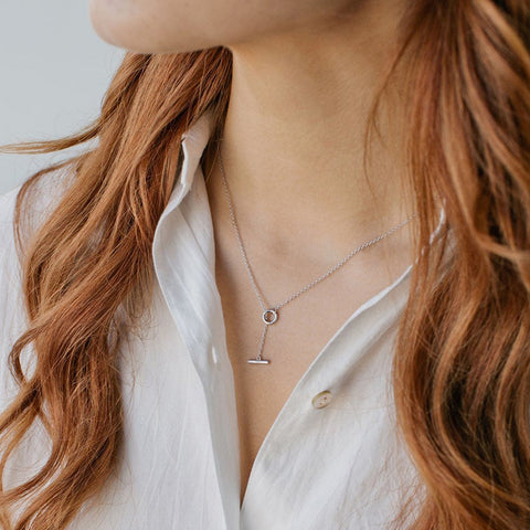 SIMPLE FORM. - Sophie Sophie Necklace Thread Bar Silver - 