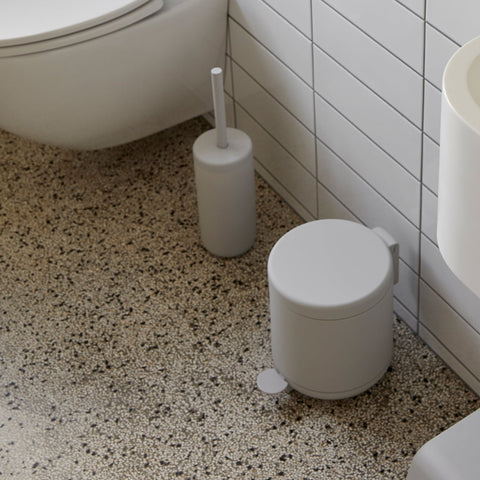 SIMPLE FORM. - Zone Denmark Zone Denmark Ume Toilet Brush White - 