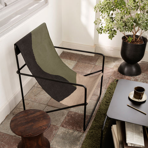 SIMPLE FORM. - Ferm Living Ferm Living Desert Lounge Chair Black / Dune - 