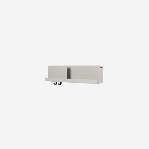 SIMPLE FORM. - Muuto Muuto Folded Shelf Medium Grey - 